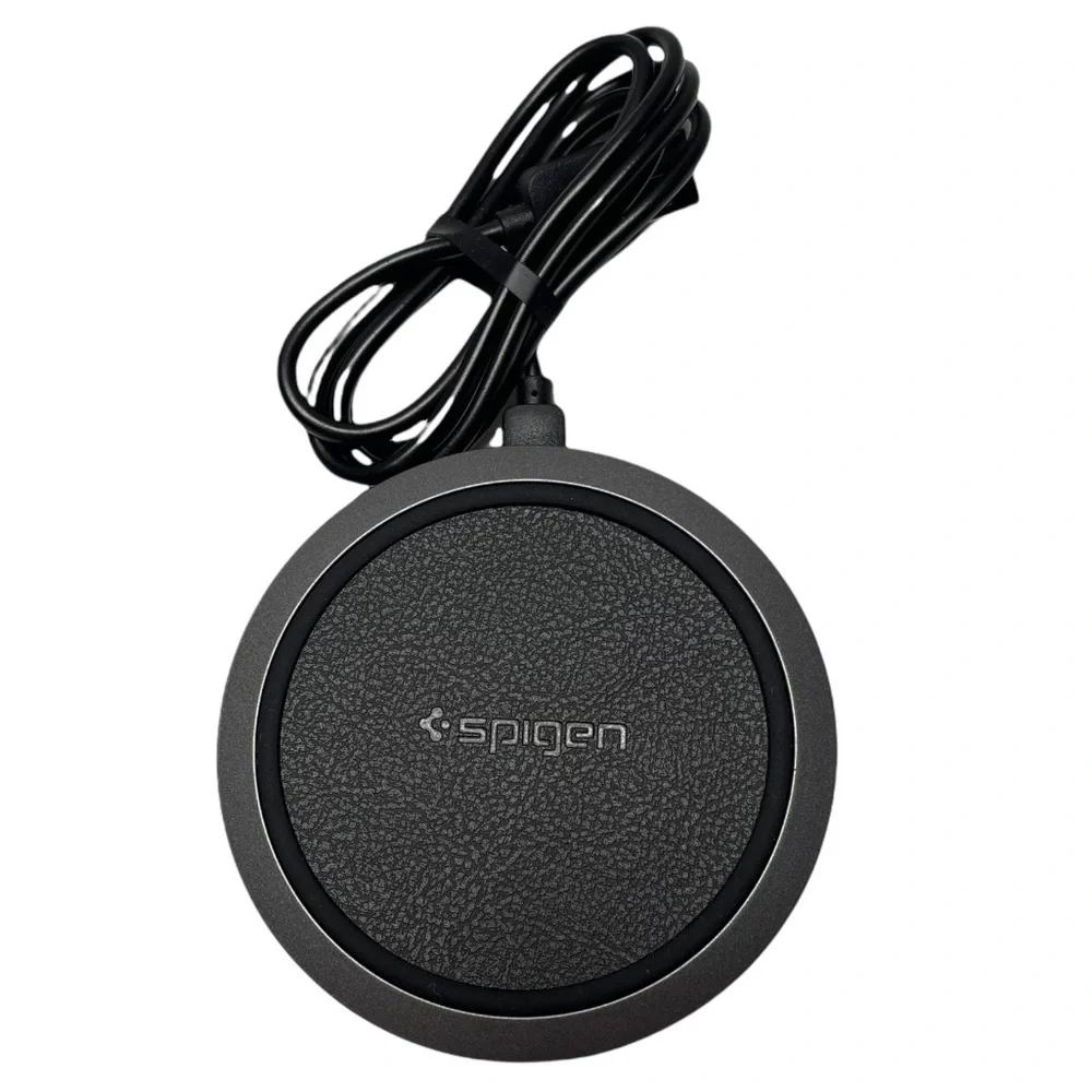 Spigen Essential Leather 10W Charging Pad